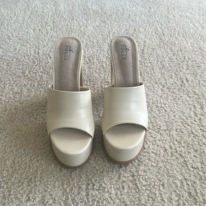 Open toe platform heels